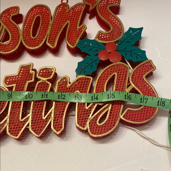 Vintage Red and Green Season's Greetings Sign - Picture 9 of 10